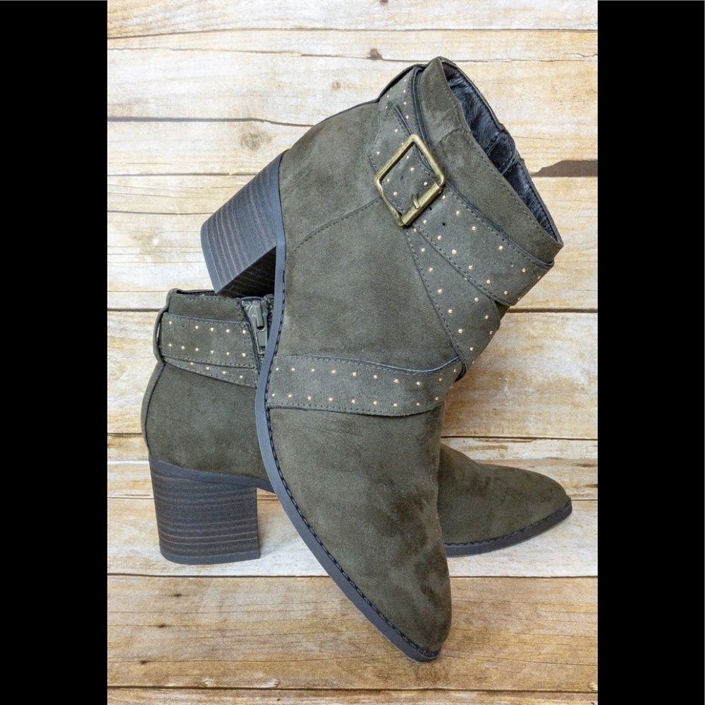 ☀️5/$25 Dark Green Boots